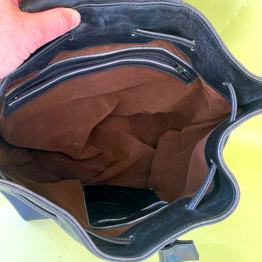Vintage black/silver distressed leather backpack - Picture 14 of 16